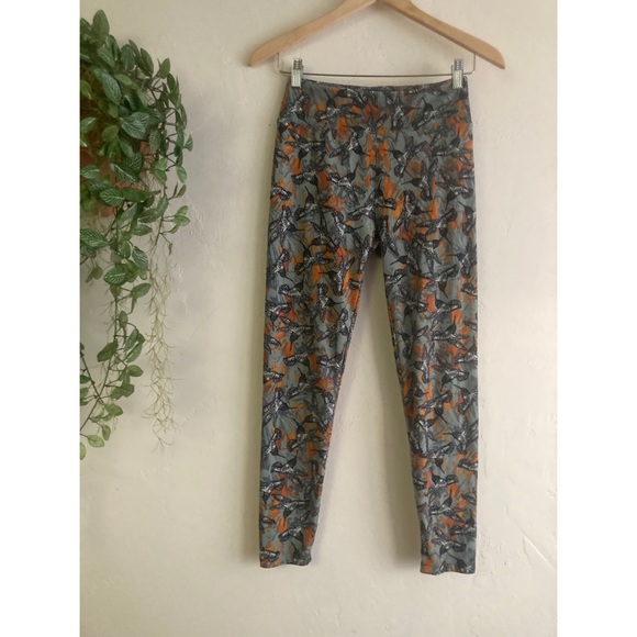 LuLaRoe • Hummingbird Leggings - Picture 2 of 4